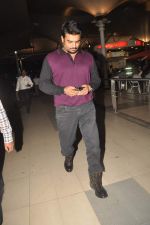 Madhavan returns from Bangalore on 22nd Feb 2012 (8).JPG